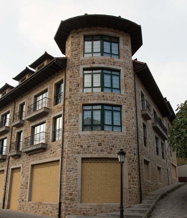 Apartamentos Villa De Cabrales อาเรนัส เด กาบราเลส ภายนอก รูปภาพ